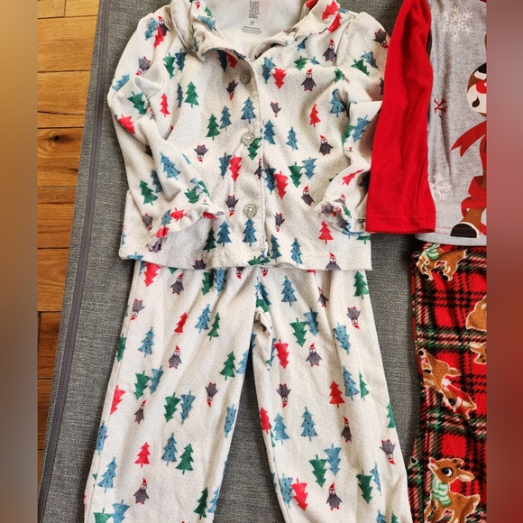 3T HOLIDAY PAJAMA BUNDLE EUC - Picture 2 of 8